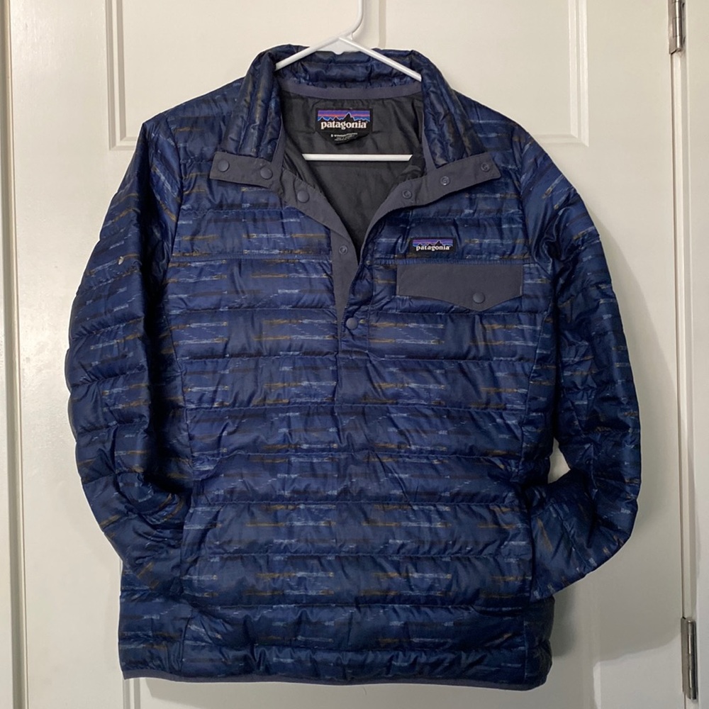 Patagonia Women’s Down Snap-T Pullover with kangaroo pocket.